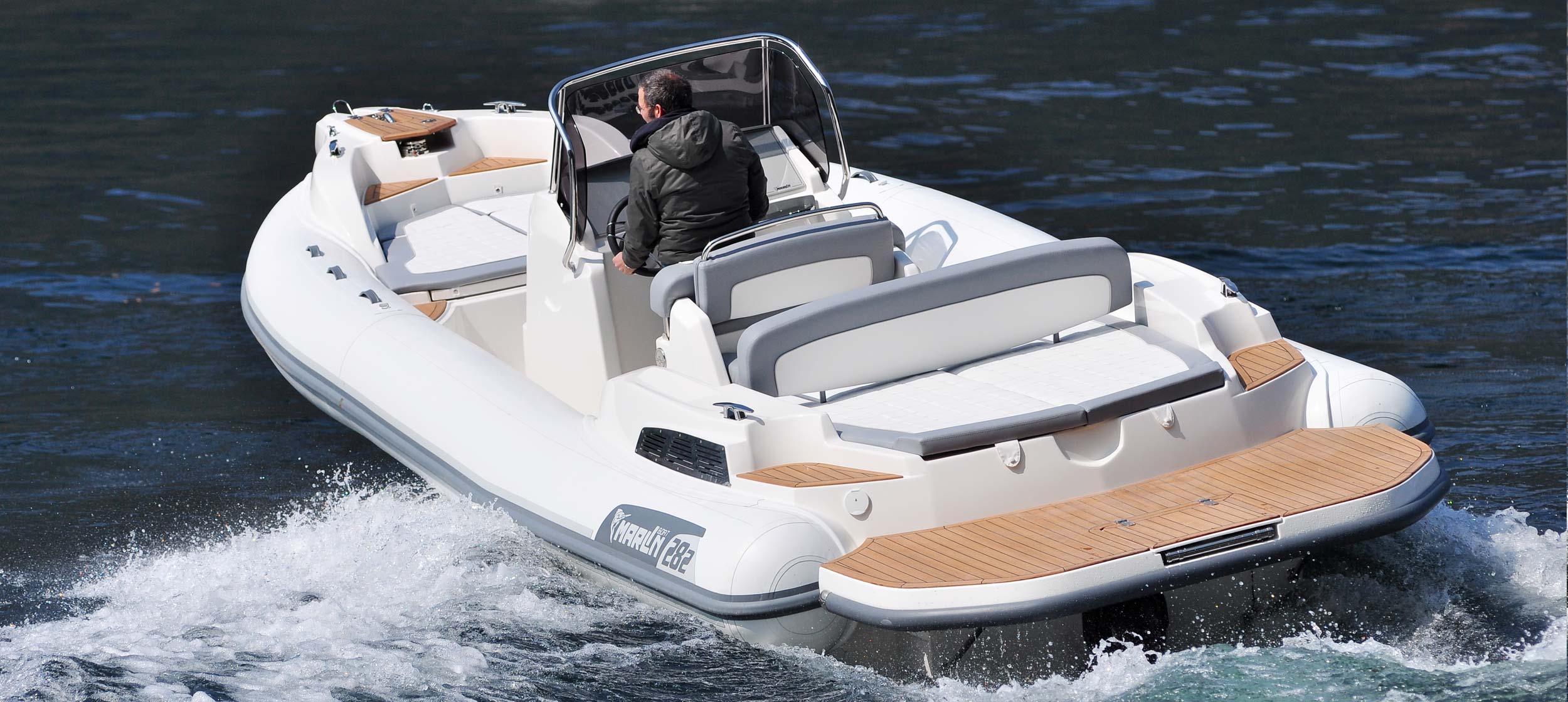 Marlin Boat - Inboard model  282